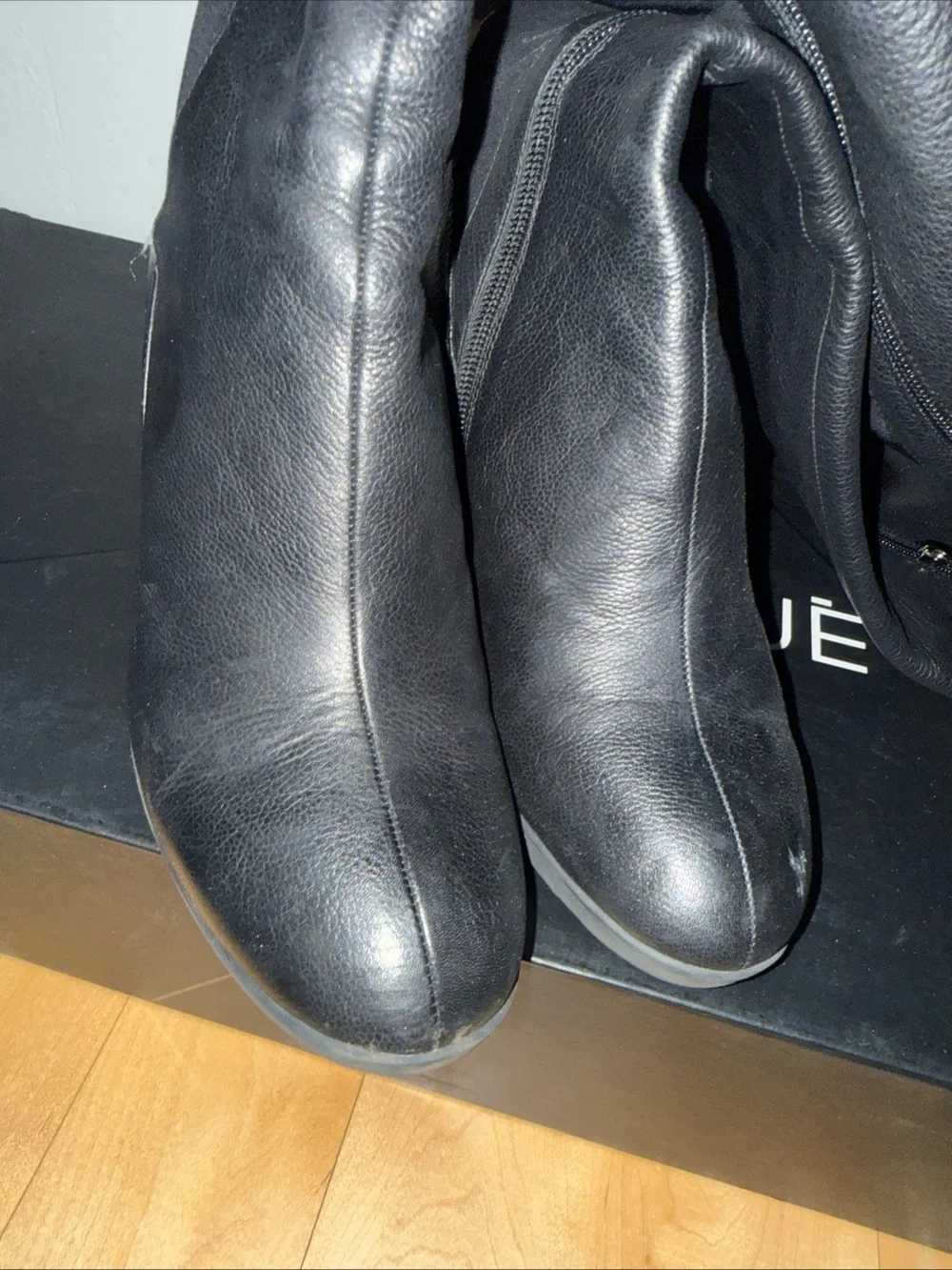 A7EIJE tall black